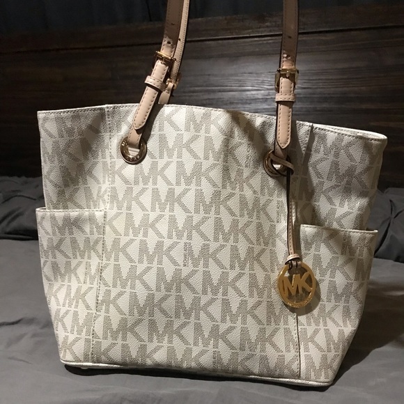 MK purse - Picture 1 of 5